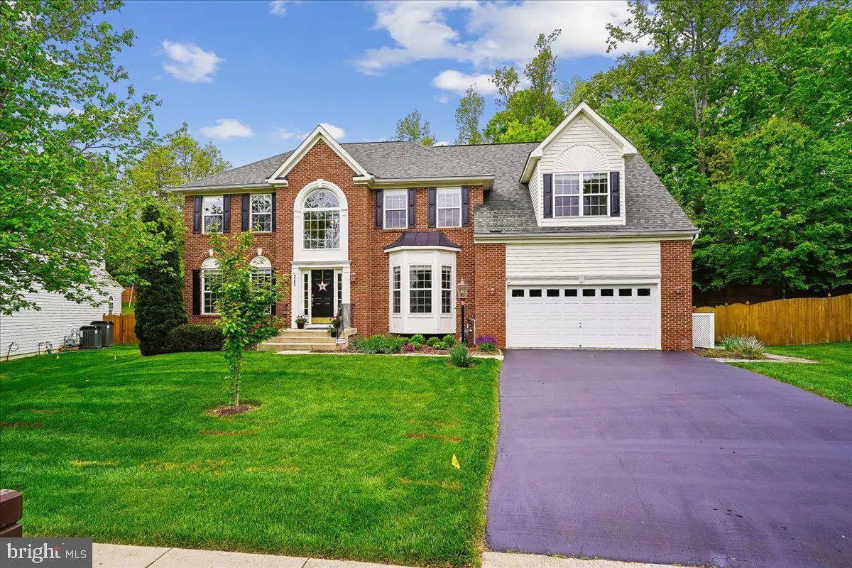 5382 Macdonald Rd, Woodbridge, VA 22193 - #1