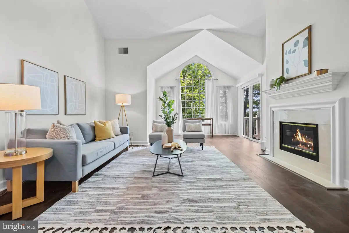 17045 Islip Loop #303, Dumfries, VA 22026 - #1