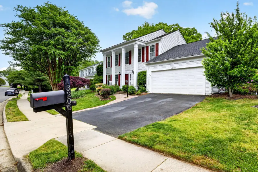 13205 Oak Farm Dr, Woodbridge, VA 22192 - #3