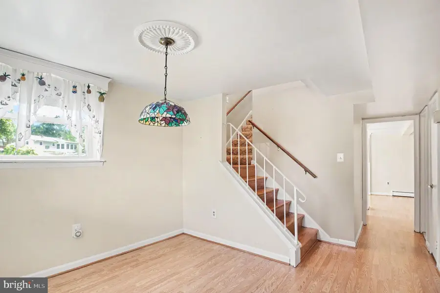 4401 Kentmore Dr, Woodbridge, VA 22193 - #2