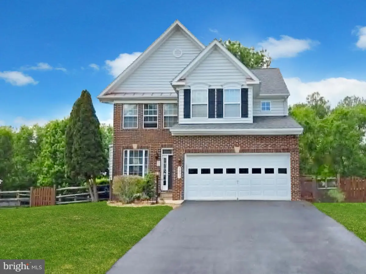 5977 Tapestry Dr, Woodbridge, VA 22193 - #1