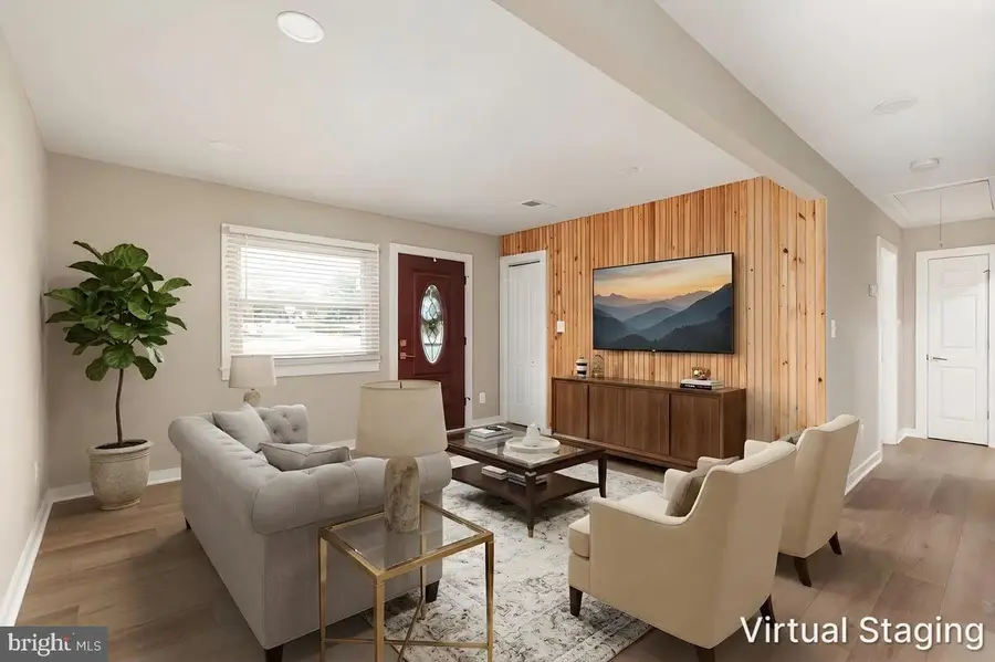 14013 Glenkirk Rd, Gainesville, VA 20155 - #2