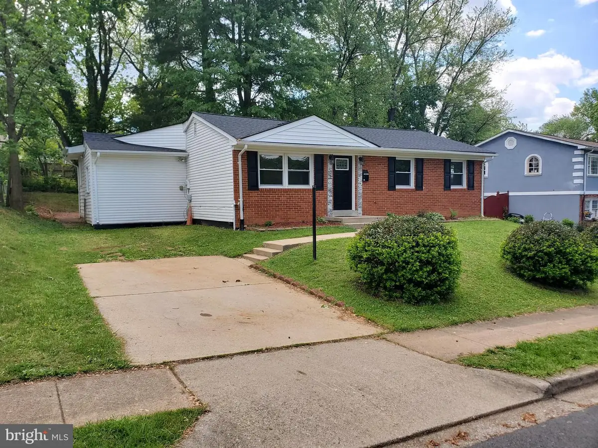 13811 Greenwood Dr, Woodbridge, VA 22193 - #1
