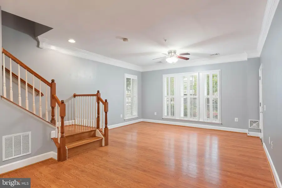 2392 Brookmoor Ln, Woodbridge, VA 22191 - #3