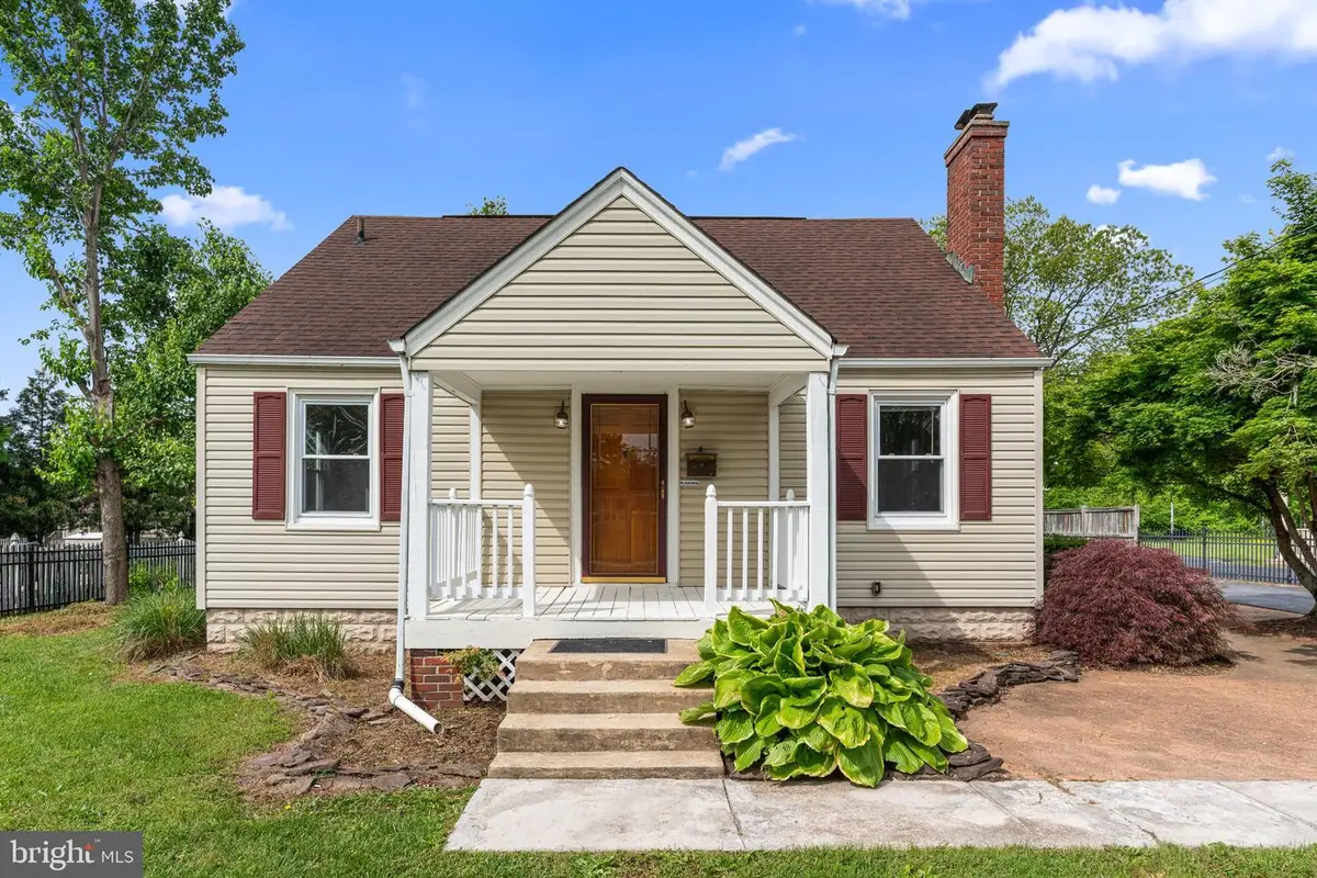 13406 Woodbridge St, Woodbridge, VA 22191 - #1