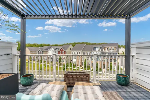 17755 Kingfisher Isle Rd, DUMFRIES, VA 22026