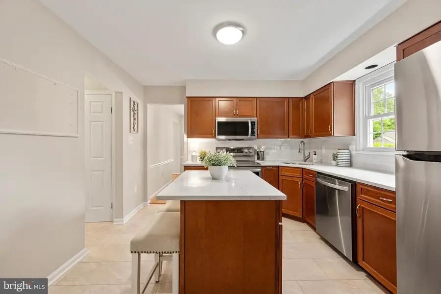 3110 Woods Cove Ln, Woodbridge, VA 22192 - #3
