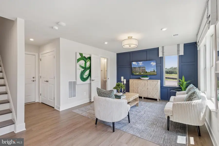 14057 Onyx St, Woodbridge, VA 22193 - #2