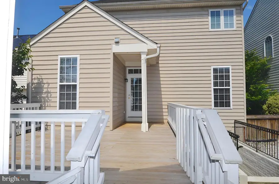 16291 Catenary Dr, Woodbridge, VA 22191 - #2