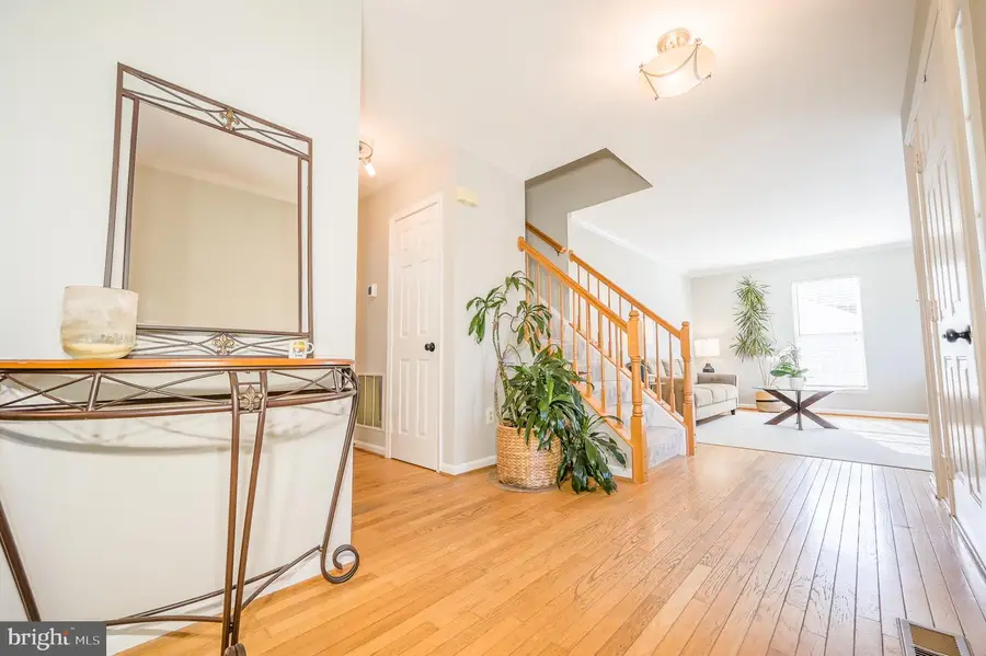 4929 Frishman Ct, Woodbridge, VA 22193 - #3