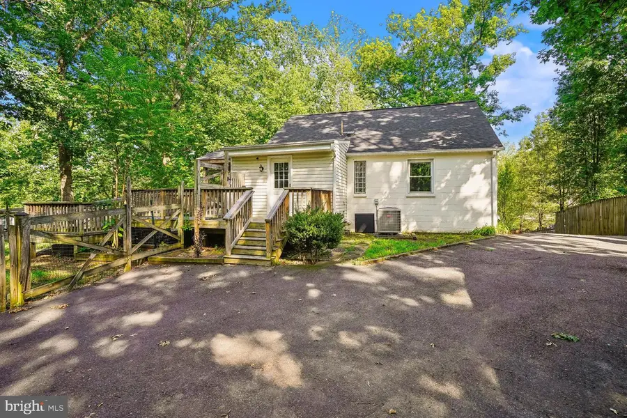 18418 Woodland Dr, Triangle, VA 22172 - #3