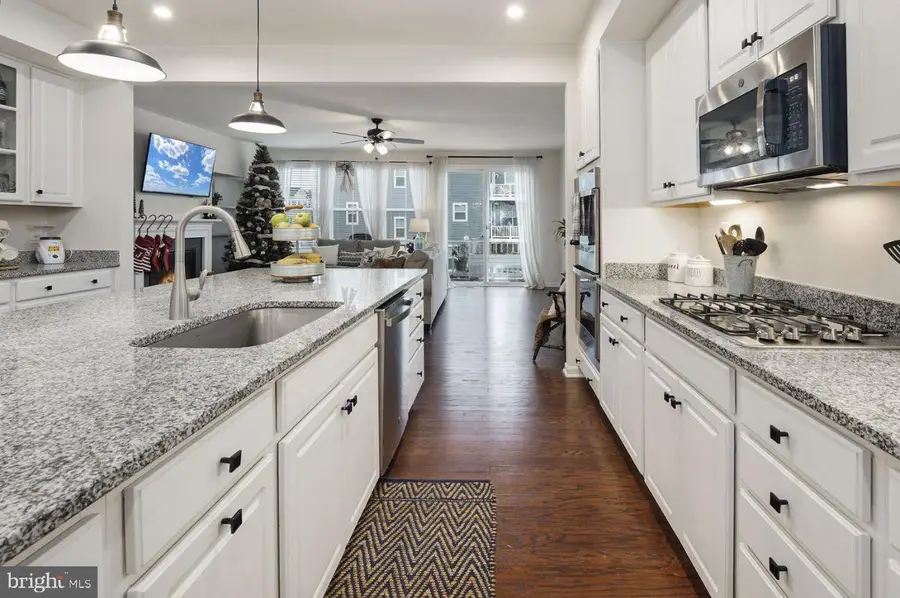 13044 Jessica Grove Pl, Woodbridge, VA 22192 - #2