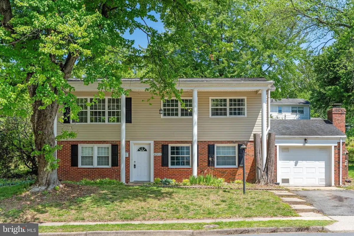 4203 Eldorado Dr, Woodbridge, VA 22193 - #1
