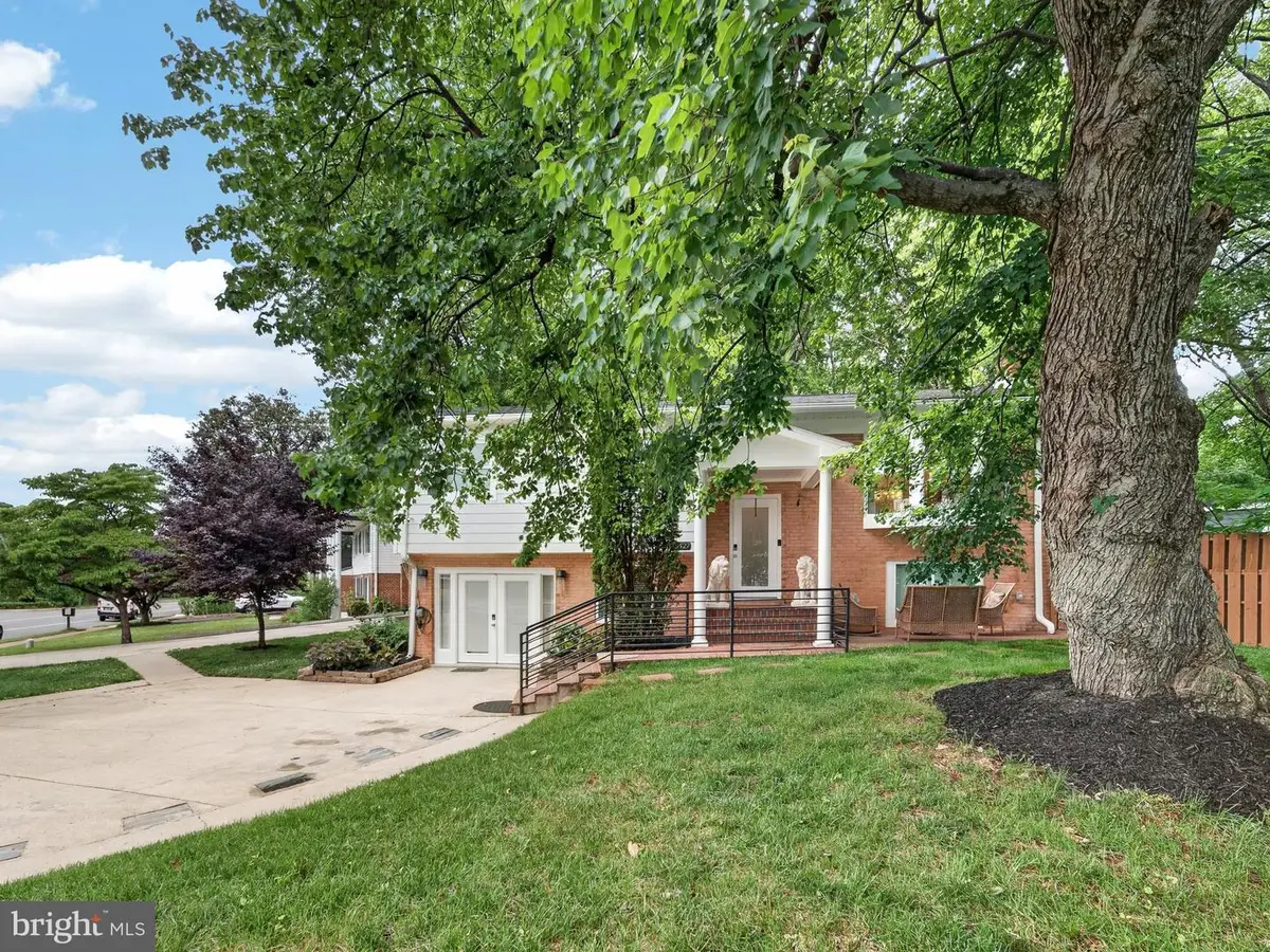 13427 Delaney Rd, Woodbridge, VA 22193 - #1