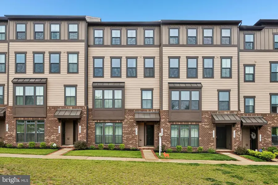 1735 Dunnington Pl, Dumfries, VA 22026 - #2