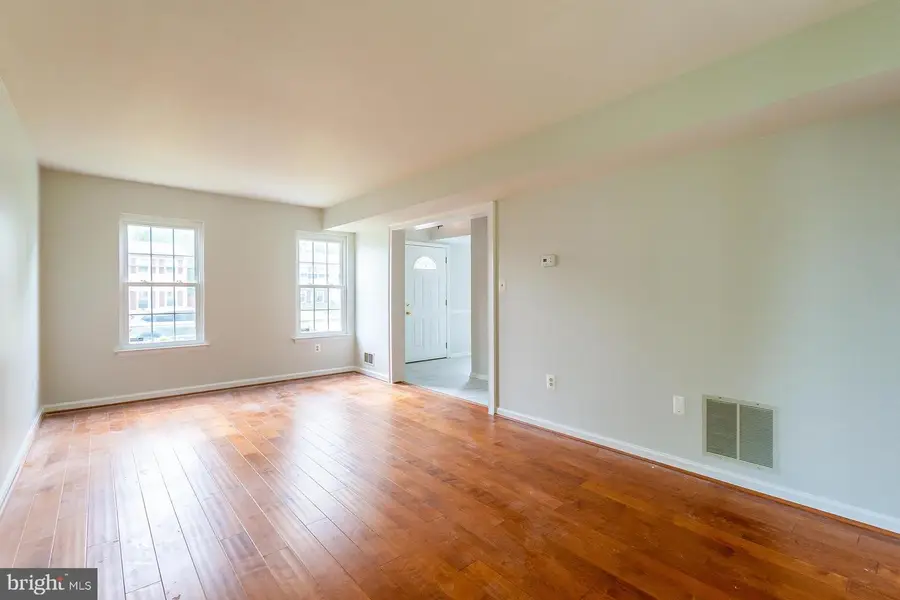 14281 Princedale Dr, Woodbridge, VA 22193 - #3