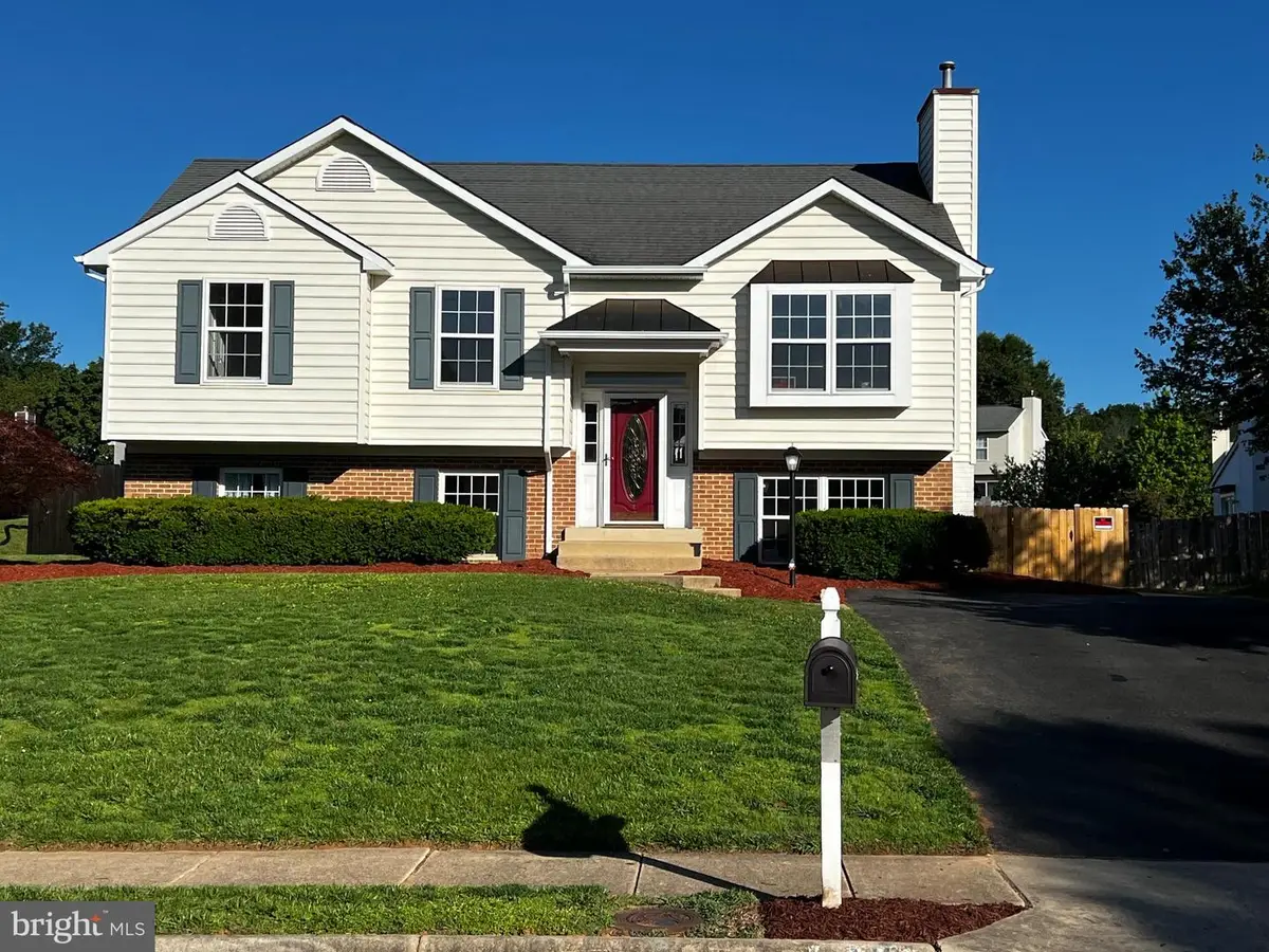 5842 Riverside Dr, Woodbridge, VA 22193 - #1