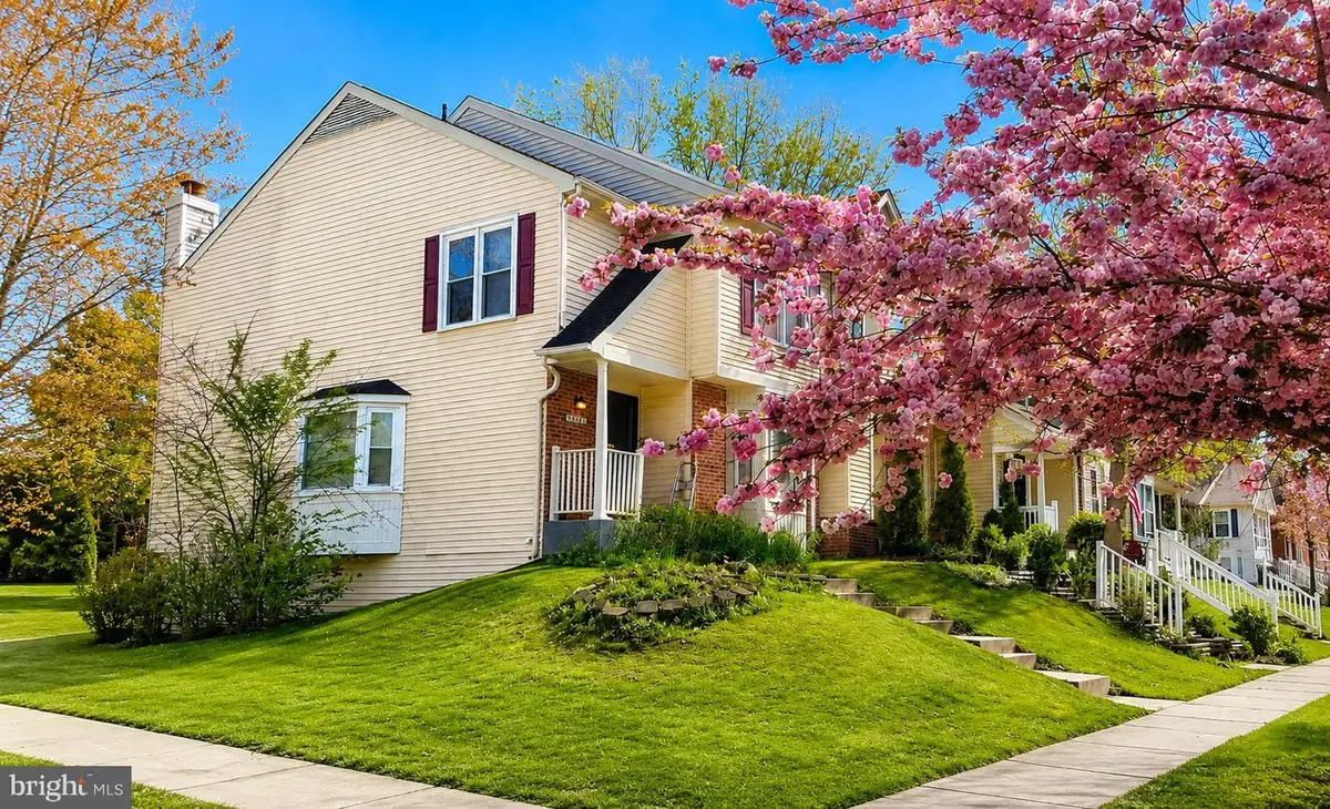 11561 Hill Meade Ln, Woodbridge, VA 22192 - #1