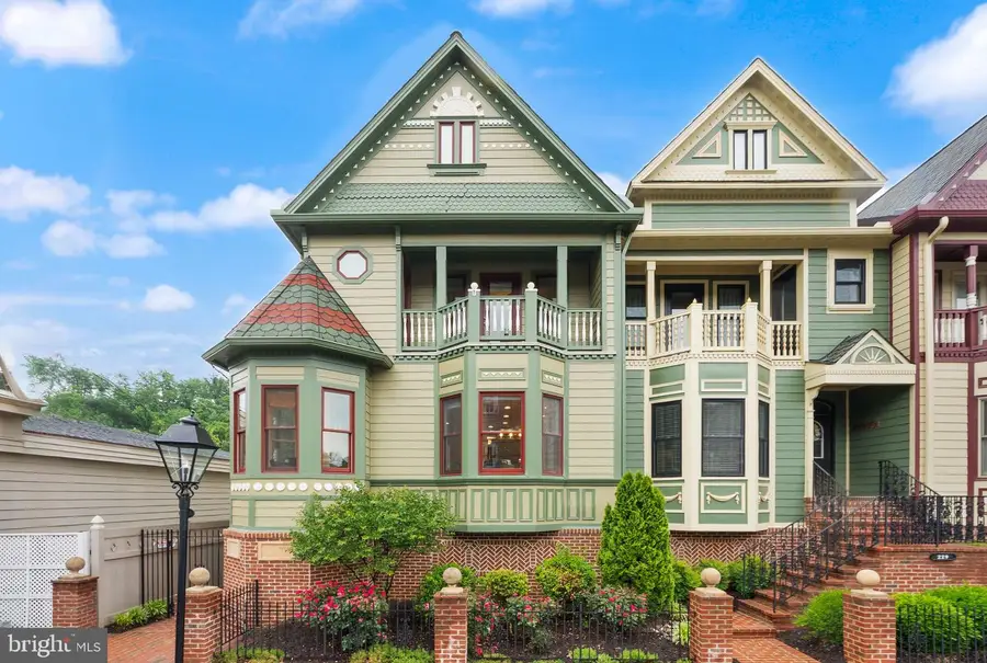 231 Mill St, Occoquan, VA 22125 - #2
