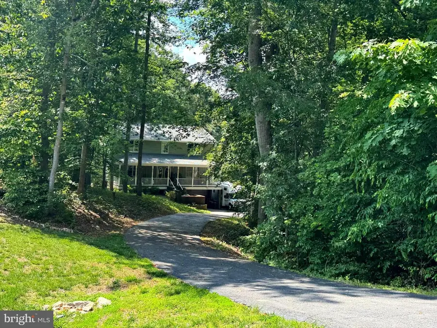 11646 Howitzer Ln, Woodbridge, VA 22192 - #3