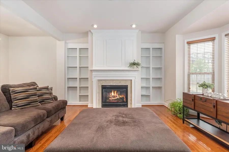 2158 Oberlin Dr, Woodbridge, VA 22191 - #2