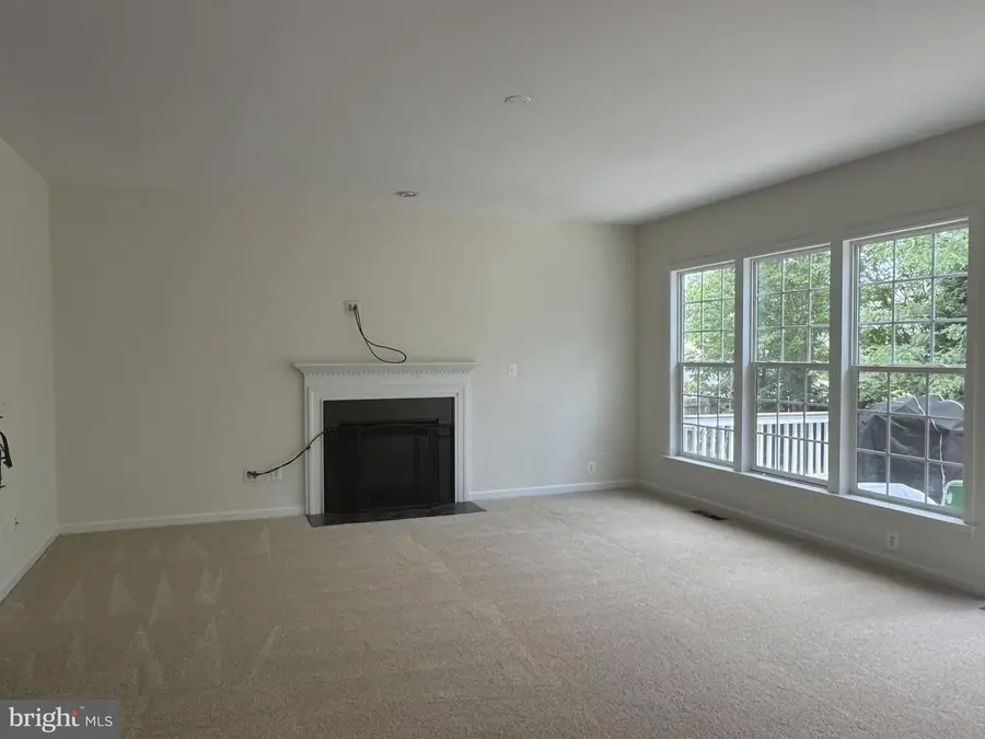15563 Kelley Farm Ct, Woodbridge, VA 22193 - #3