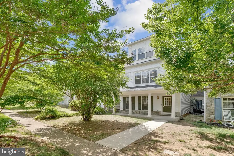 16461 Kenneweg Ct, Woodbridge, VA 22191 - #2