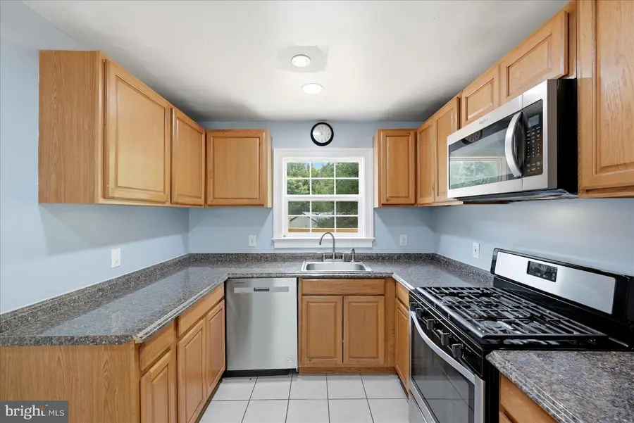 5388 Shamus Ct, Woodbridge, VA 22193 - #2