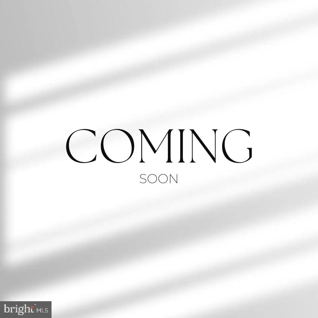 5019 Softwood Ln, Woodbridge, VA 22192 - #1