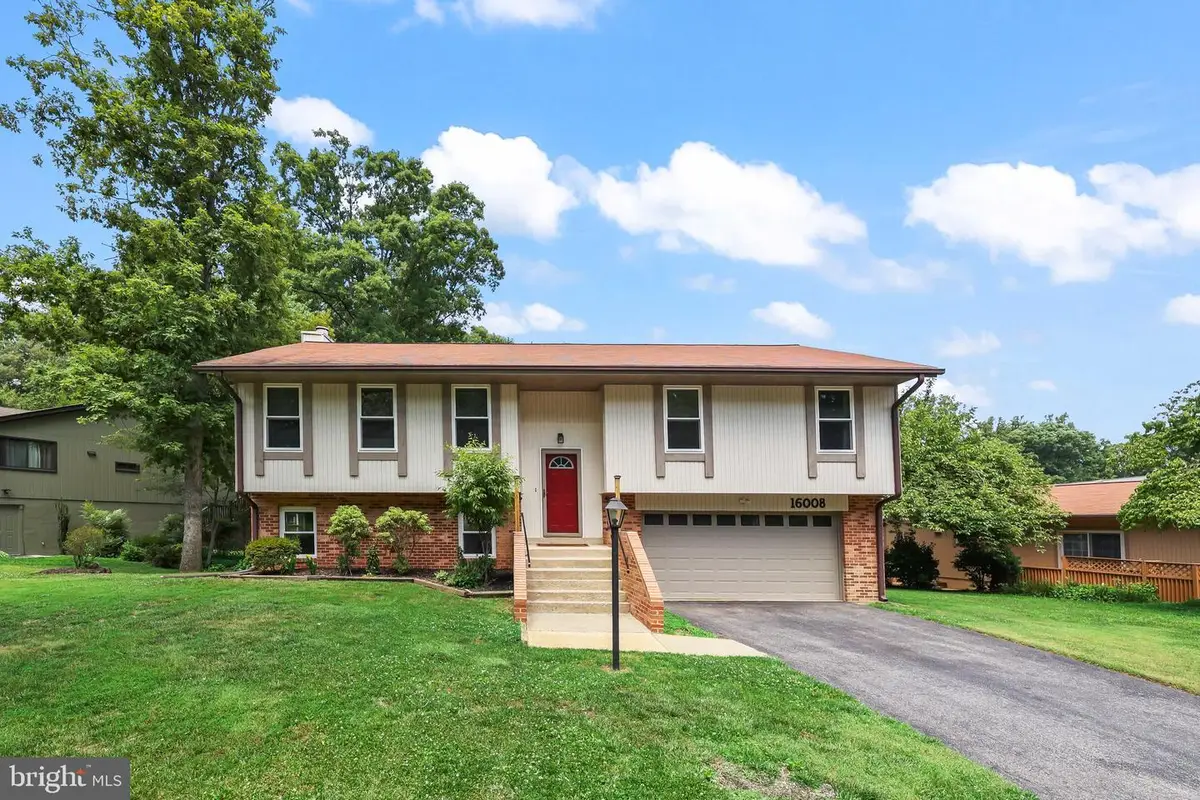 16008 Fairway Dr, Dumfries, VA 22025 - #1