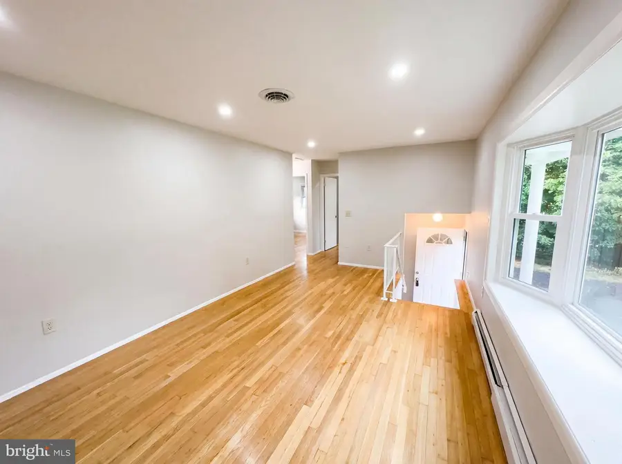 3802 Forestdale Ave, Woodbridge, VA 22193 - #3