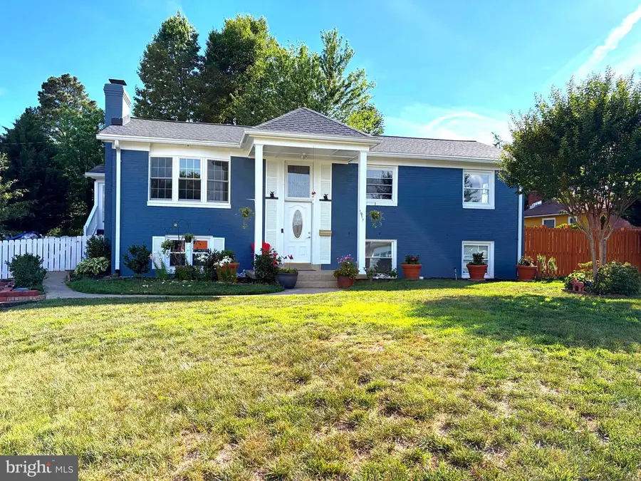 1911 Stafford St, Woodbridge, VA 22191 - #2