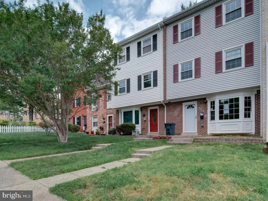 3429 Braddock Dr, Woodbridge, VA 22193 - #3