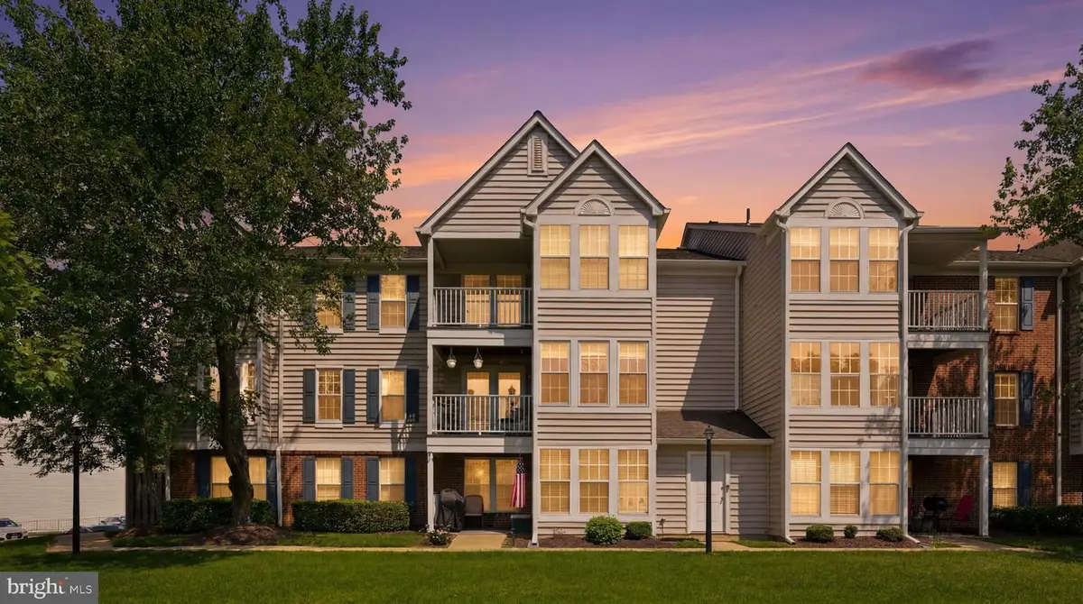 3560 Sherbrooke Cir #302, Woodbridge, VA 22192 - #1