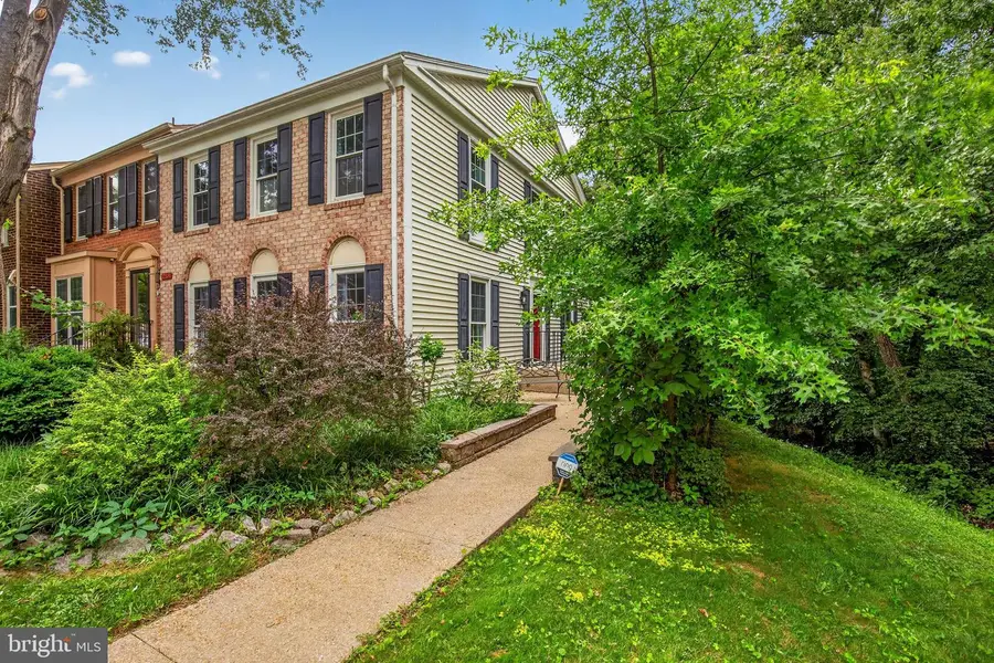 12104 Winona Dr, Woodbridge, VA 22192 - #3