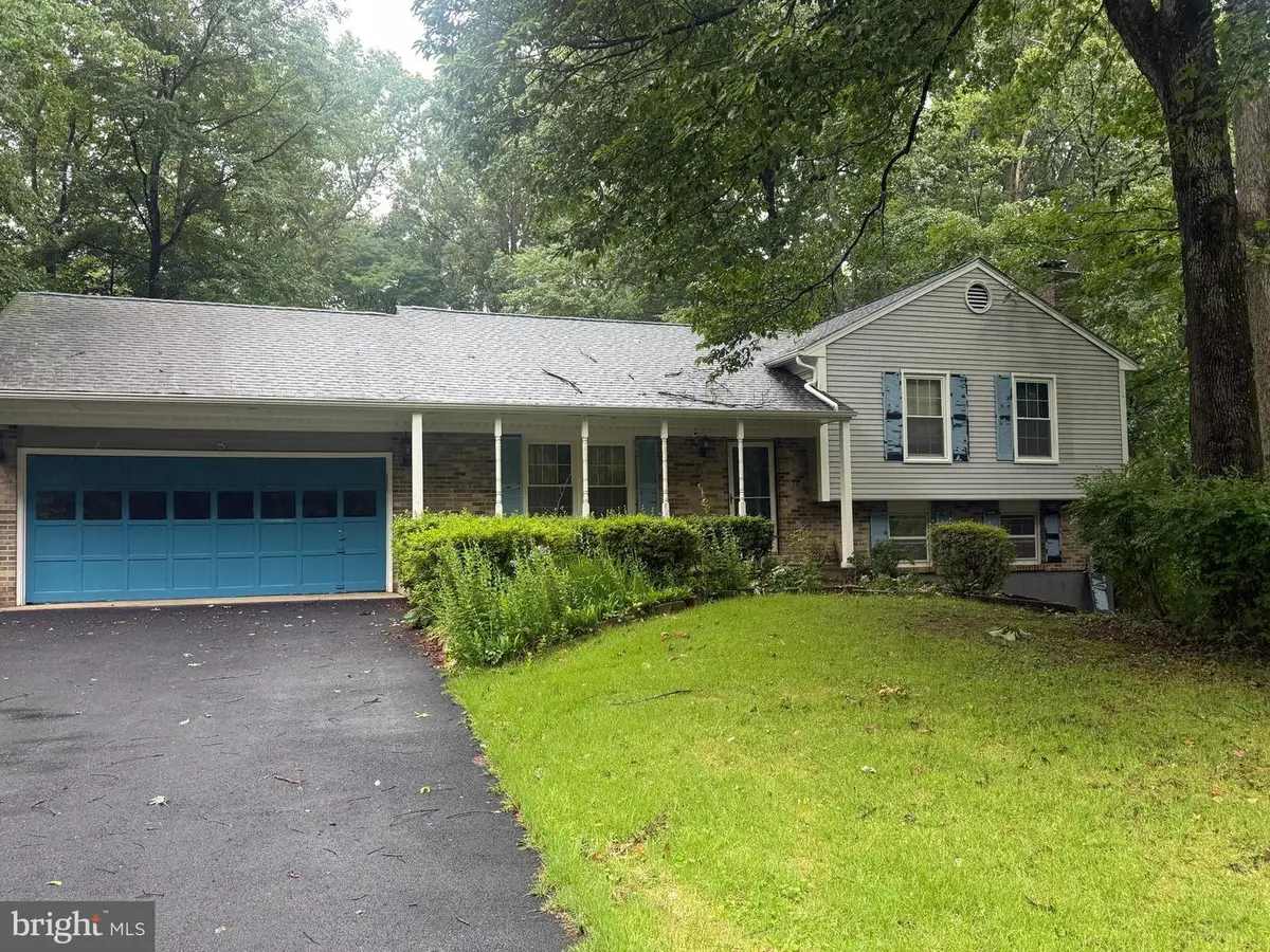 12200 Breckinridge Ln, Woodbridge, VA 22192 - #1