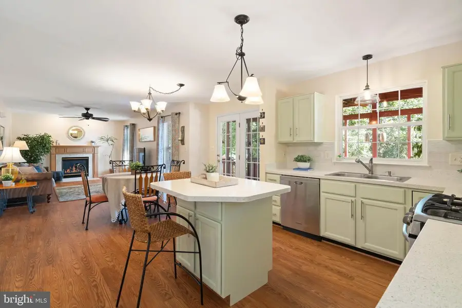 3904 Red Bird Ln, Woodbridge, VA 22193 - #2