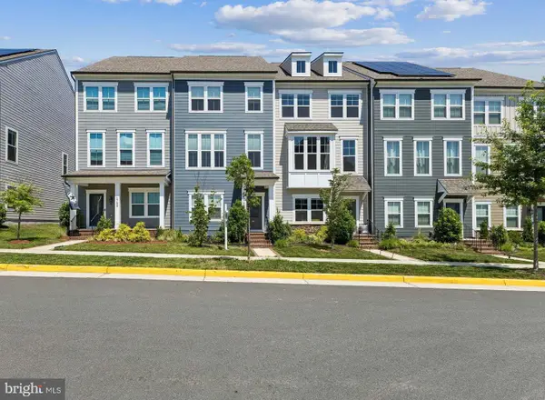 1756 Hickory Woods Rd, DUMFRIES, VA 22026