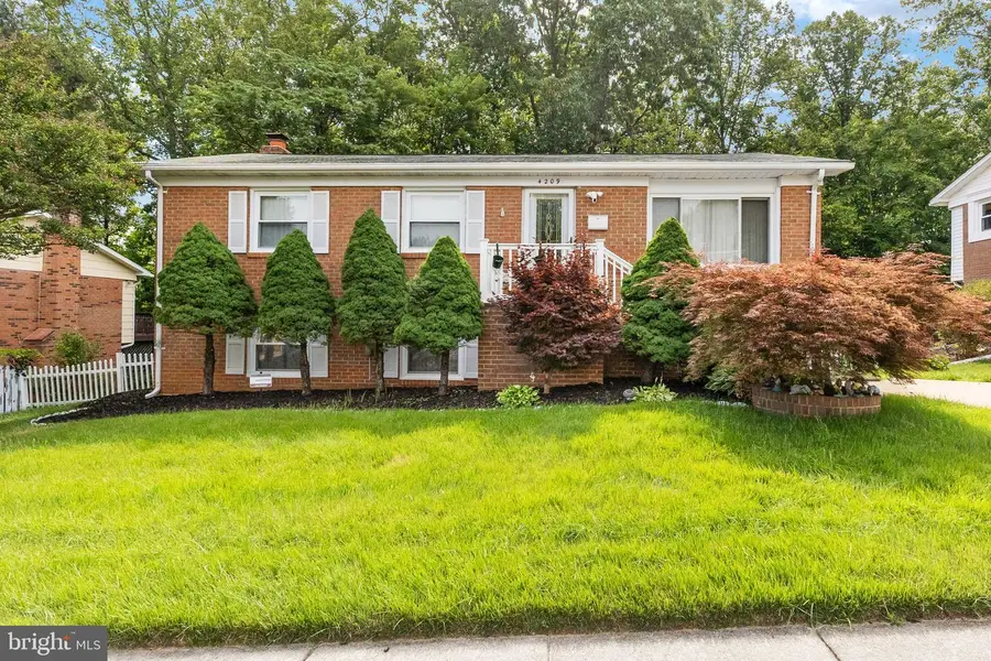 4209 Evergreen Dr, Woodbridge, VA 22193 - #2