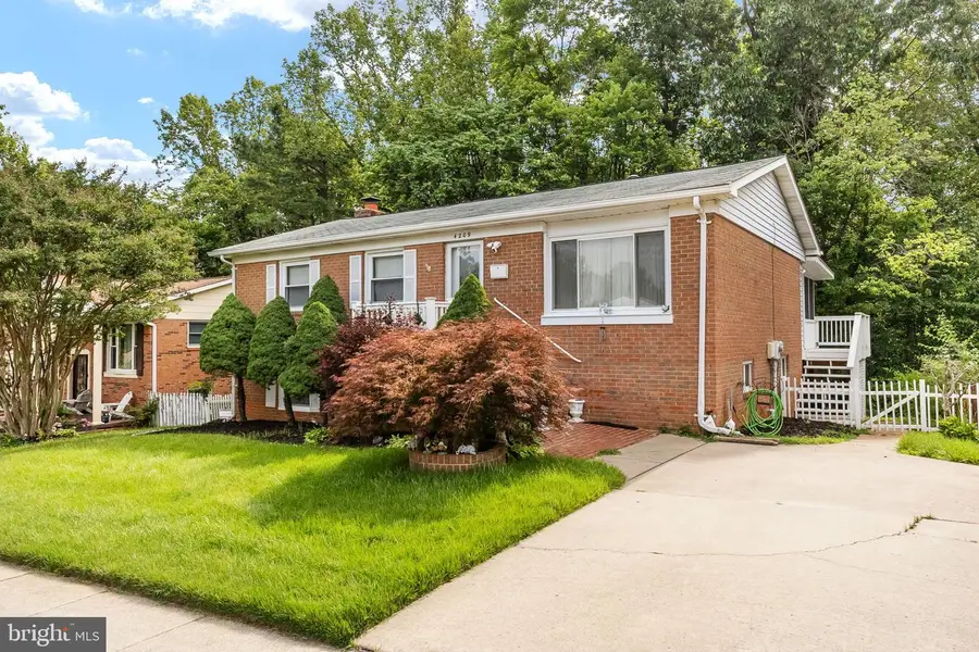4209 Evergreen Dr, Woodbridge, VA 22193 - #3