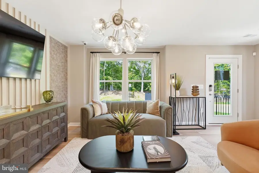 14182 Slate St, Woodbridge, VA 22193 - #2