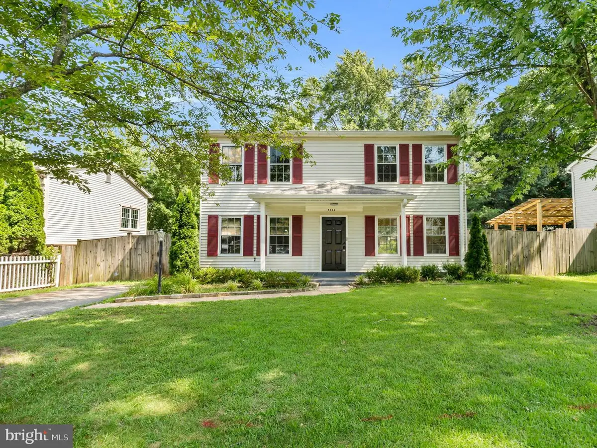 5566 Saint Charles Dr, Woodbridge, VA 22193 - #1