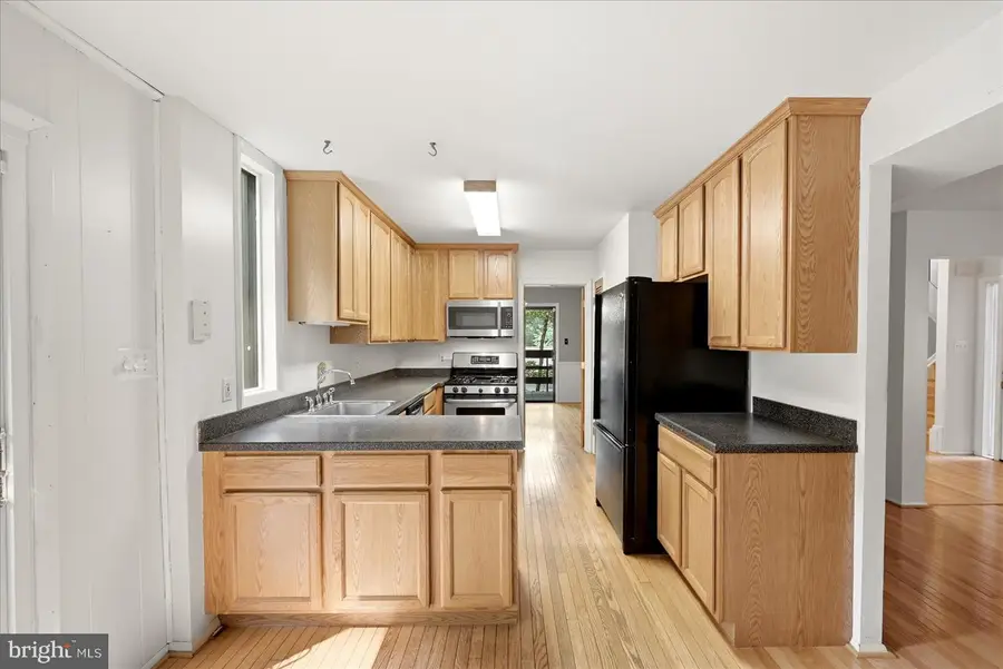 12304 Persimmon Pl, Woodbridge, VA 22192 - #2