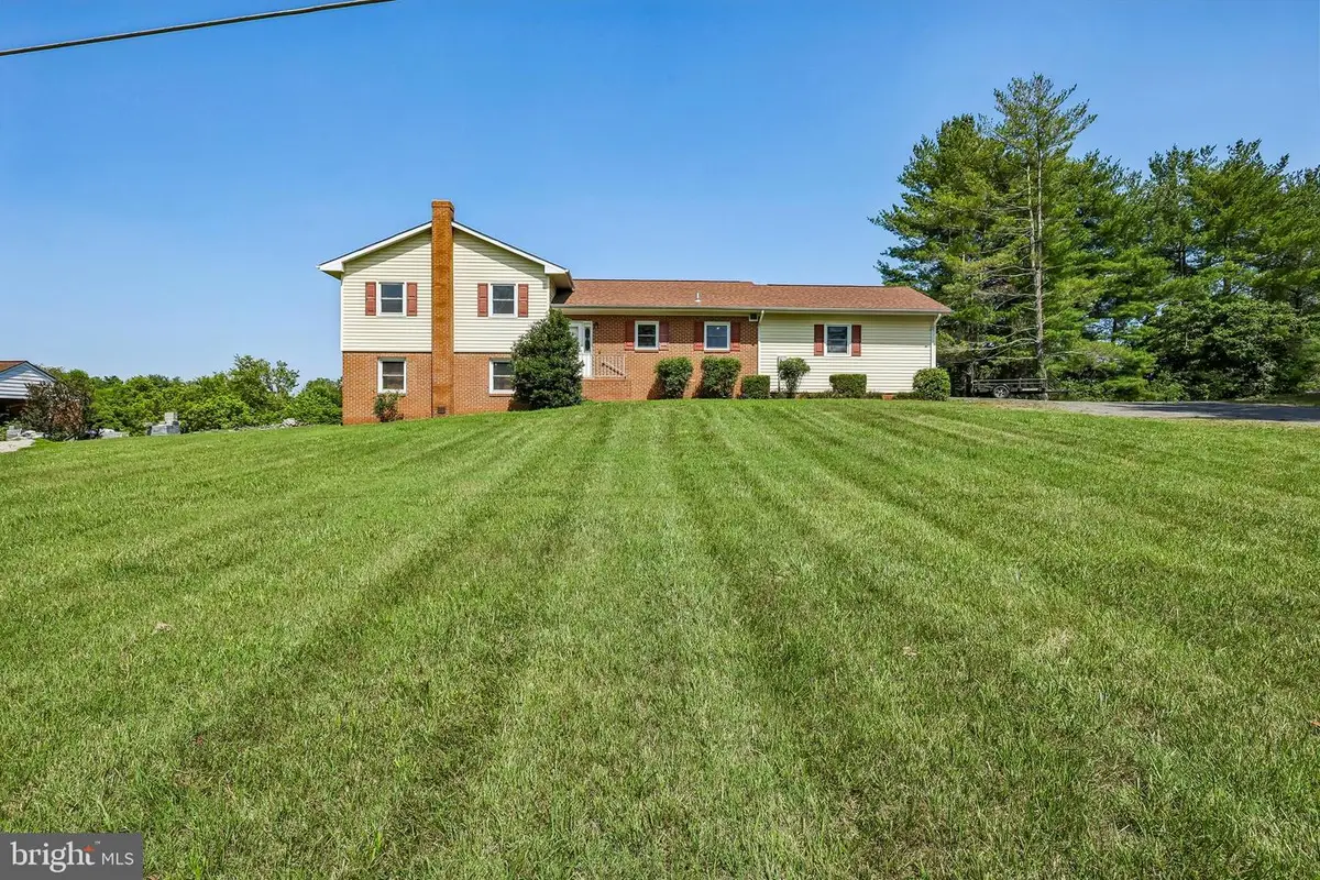 10117 Burwell Rd, Nokesville, VA 20181 - #1