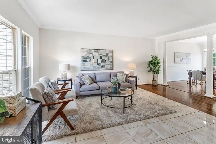 2562 Grayton Ln, Woodbridge, VA 22191 - #2