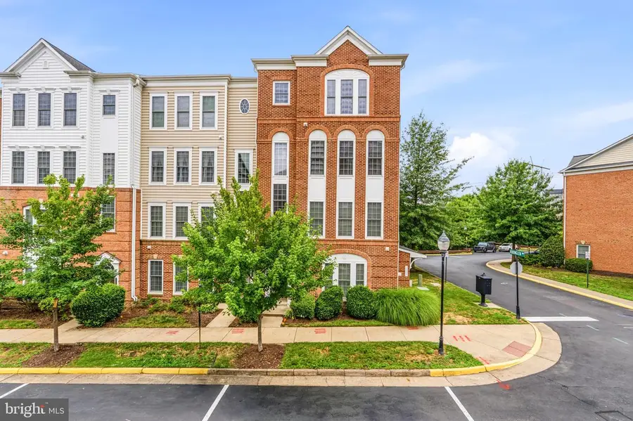 2361 Brookmoor Ln, Woodbridge, VA 22191 - #2