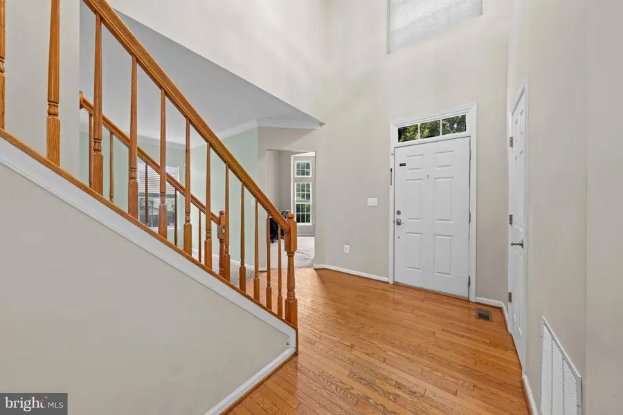 8393 Tenbrook Dr, Gainesville, VA 20155 - #3