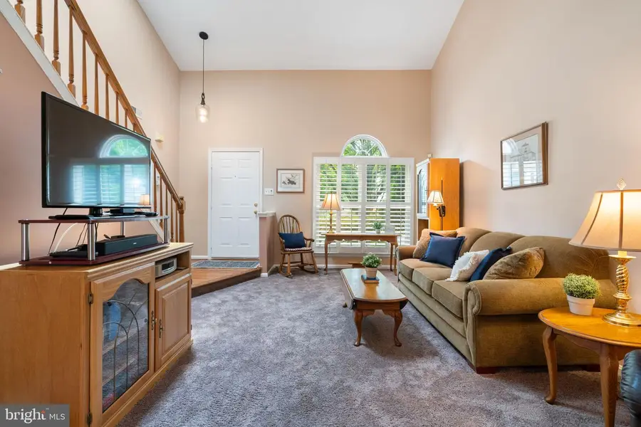 6098 Oust Ln, Woodbridge, VA 22193 - #2
