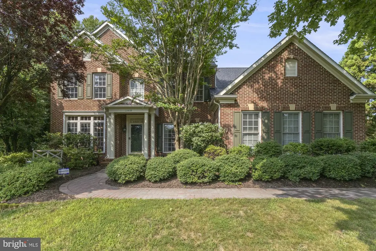13539 Heritage Farms Dr, Gainesville, VA 20155 - #1