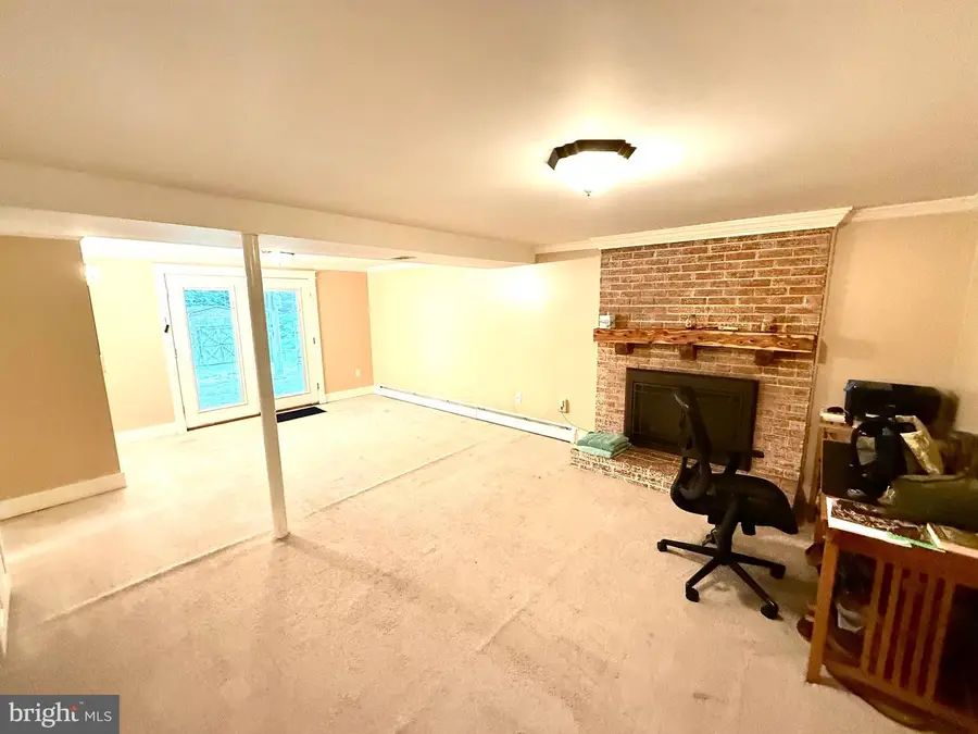 14618 Danville Rd, Woodbridge, VA 22193 - #2